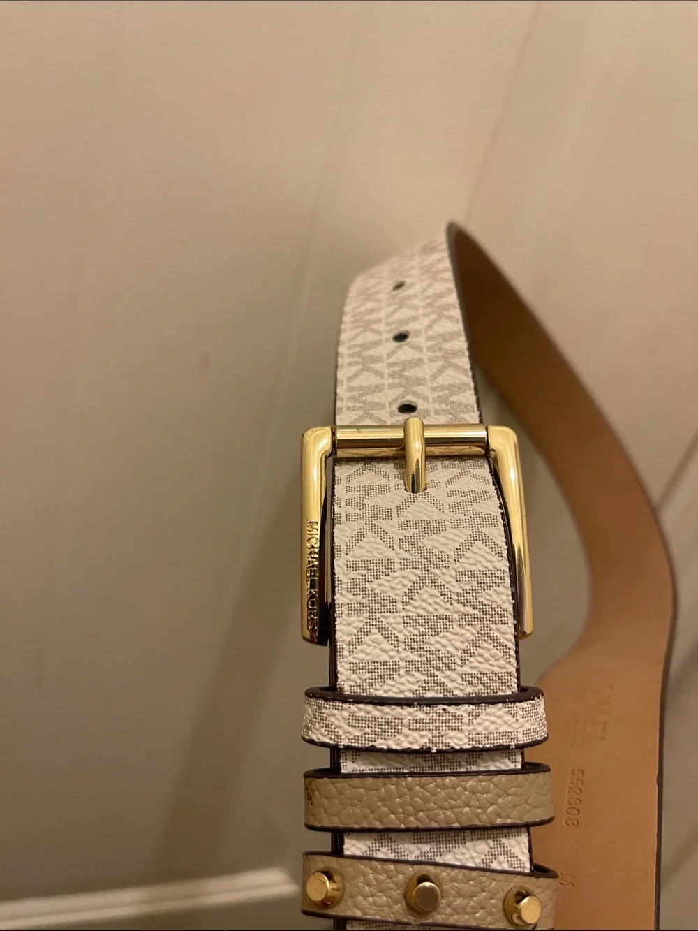 Michael Michael Kors belts size medium, please check all picture of condition